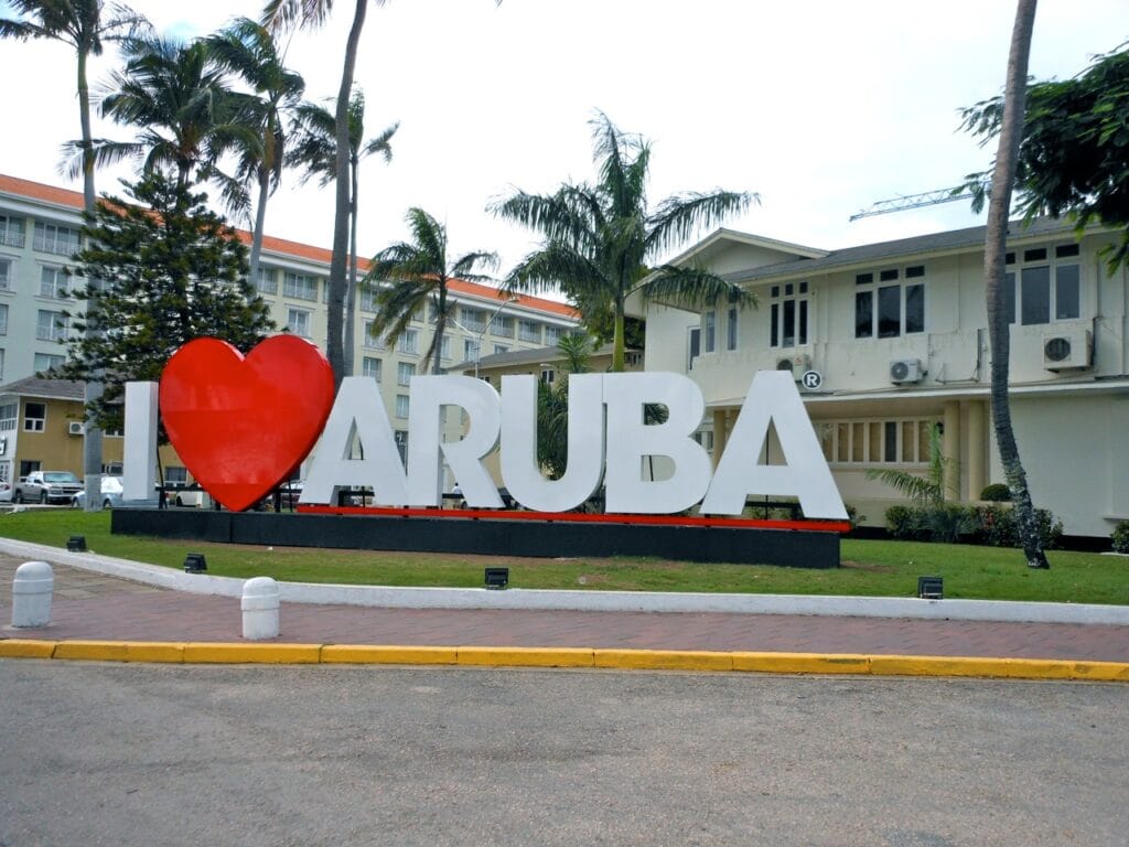 Aruba plaster job consultation - A close-up of freshly applied plaster on a pool surface, highlighting the smooth texture and